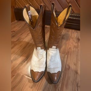 Men’s leather cowboy boots